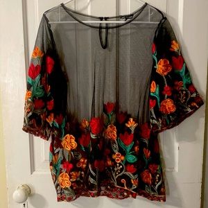 Mesh top, flower embroidery